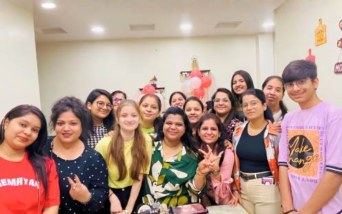 12,000+ Students — Deepanshi Jain